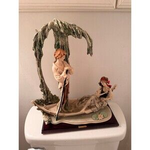 Giuseppe Armani Venetian Gondola Love on Gondola Figurine Beige Statue